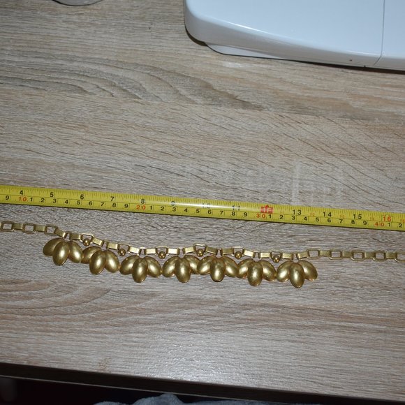 Stella & Dot Hazel Flower Petal Statement Necklace Chain Link Gold - Picture 9 of 16